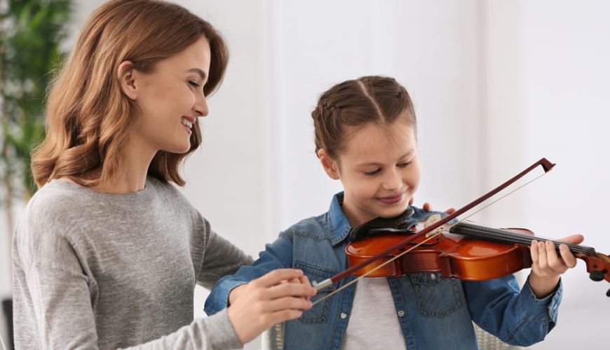 violin class in a music school